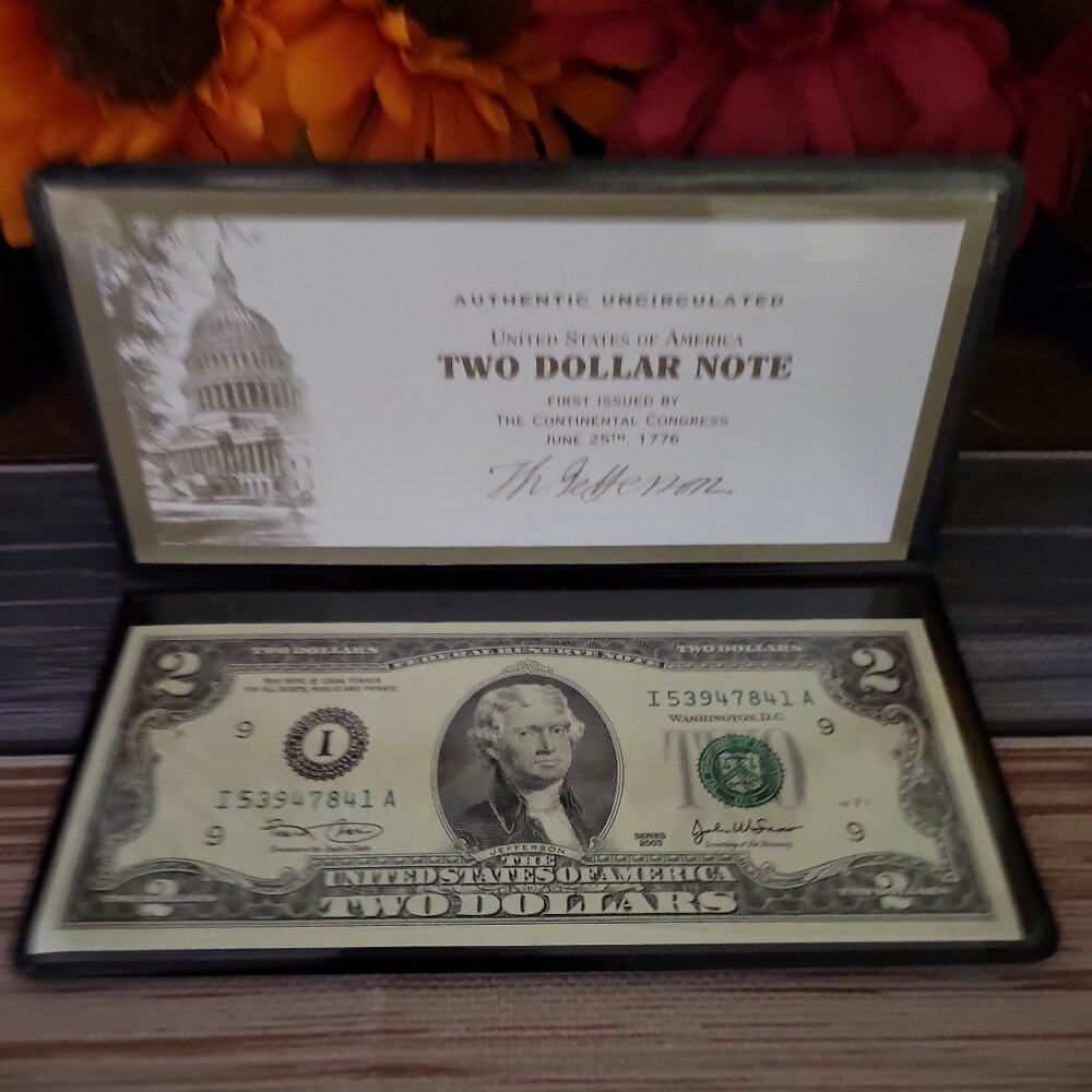 2003 2 DOLLAR FEDERAL RESERVE NOTE IN COMMEMORATIVE WALLET